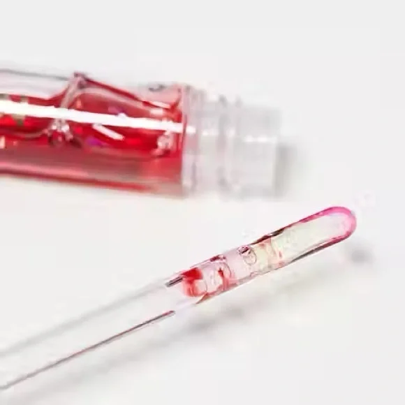 Revolution Bitten Kiss Lip Oil - Picture 4 of 5